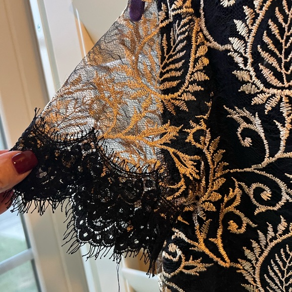 Samantha Dru - S - Black & Gold Lined Top - - Picture 1 of 7